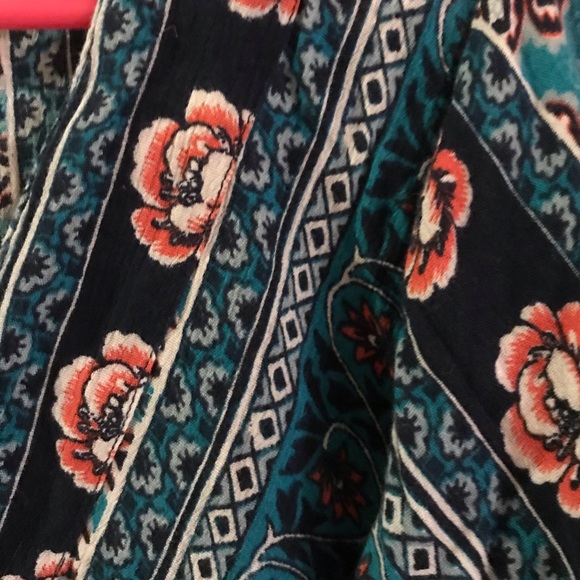 Hollister long sleeve over shirt - Picture 2 of 4